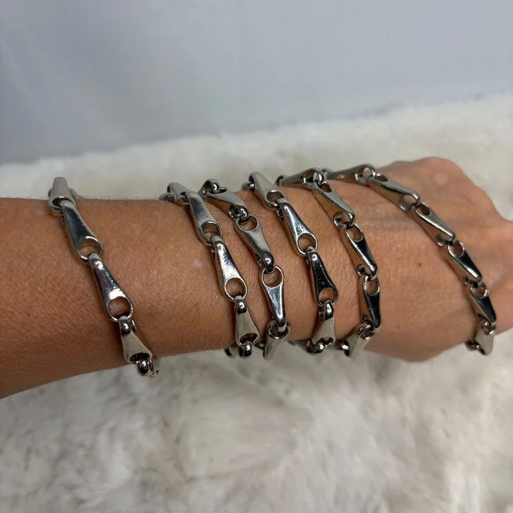 N/A silver tone